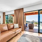 Rita Mit Blick Auf Wasser By Interhome בית נופש מאקרסקה