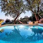 בית נופש Rita Mit Blick Auf Wasser By Interhome מאקרסקה