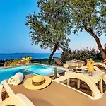 Rita Mit Blick Auf Wasser By Interhome בית נופש