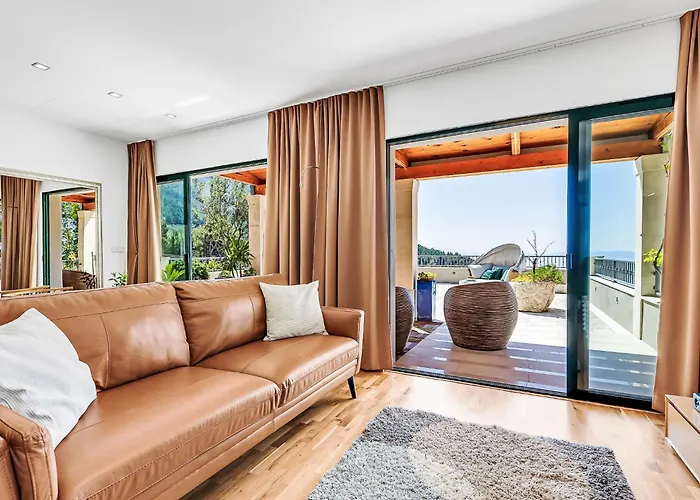 Rita Mit Blick Auf Wasser By Interhome Feriehus Makarska