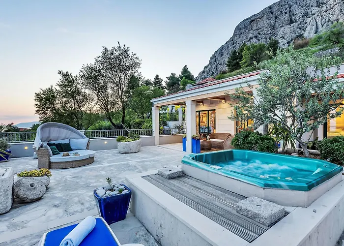 Rita Mit Blick Auf Wasser By Interhome Feriehus Makarska