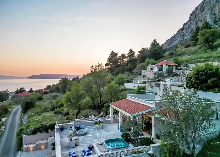 Rita Mit Blick Auf Wasser By Interhome Feriehus Makarska