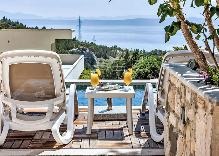 Rita Mit Blick Auf Wasser By Interhome