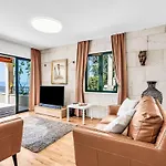 Rita Mit Blick Auf Wasser By Interhome *