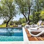 Rita Mit Blick Auf Wasser By Interhome *