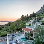 Rita Mit Blick Auf Wasser By Interhome Dom wakacyjny Makarska
