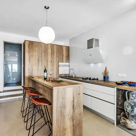 Vikendica Rita Mit Blick Auf Wasser By Interhome