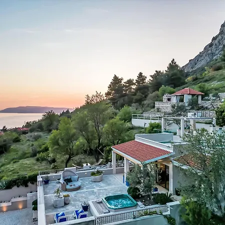 Rita Mit Blick Auf Wasser By Interhome Vikendica Makarska