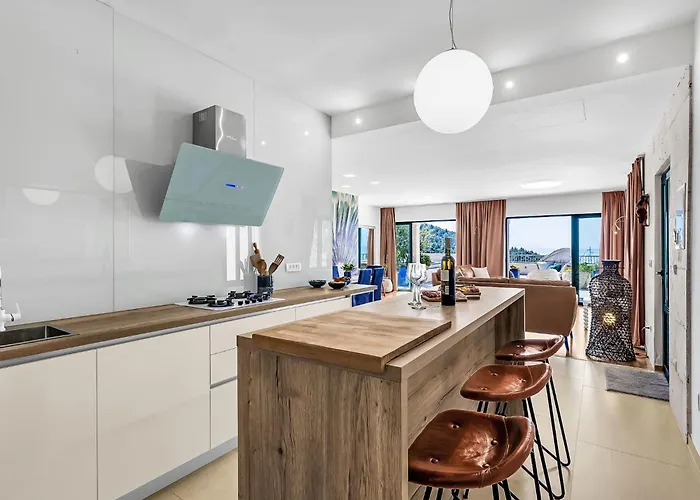 Rita Mit Blick Auf Wasser By Interhome Vakantiehuis Makarska