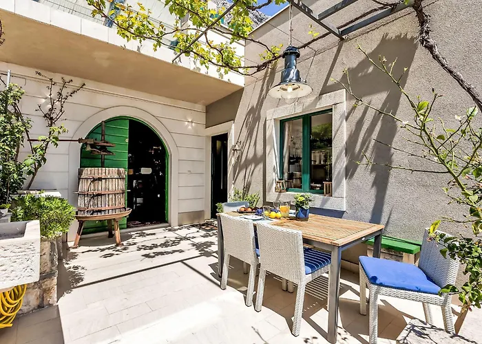 Rita Mit Blick Auf Wasser By Interhome