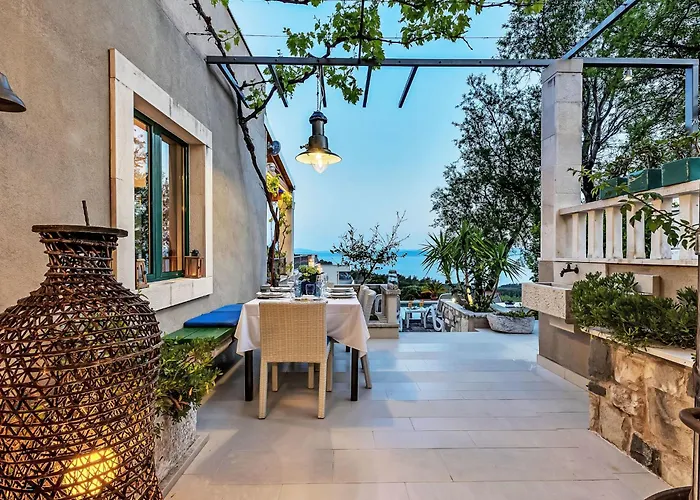 Rita Mit Blick Auf Wasser By Interhome 度假居