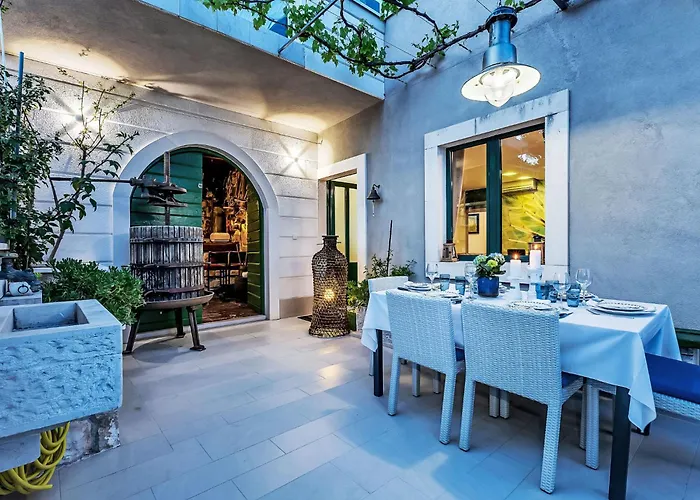 Rita Mit Blick Auf Wasser By Interhome