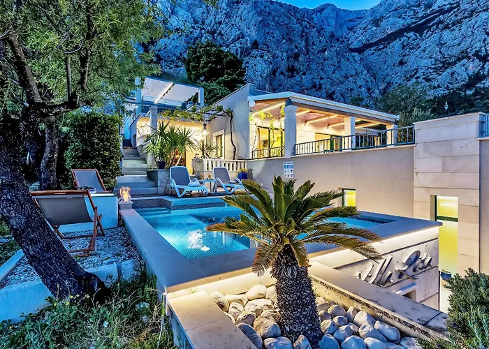 Rita Mit Blick Auf Wasser By Interhome Makarska